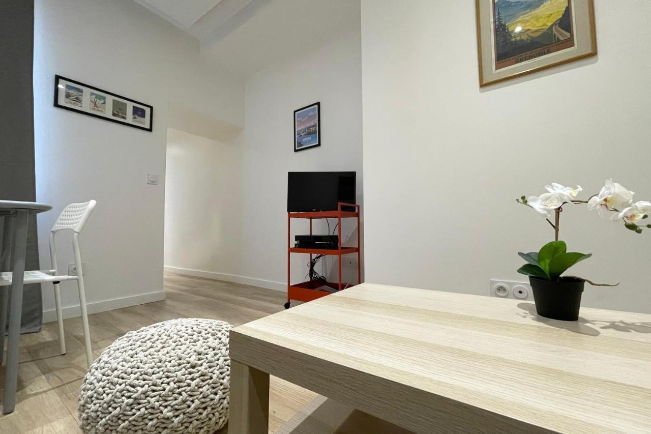 Appartement #Cf In White&Gray Center à Grenoble Extérieur photo